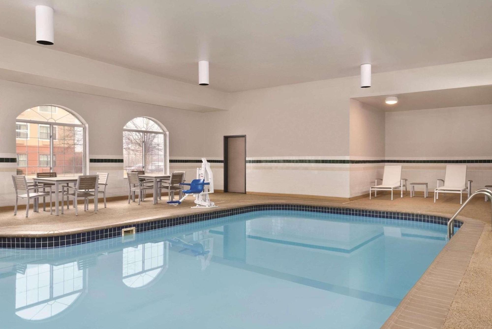 Country Inn & Suites By Radisson, Merrillville, In Eksteriør billede